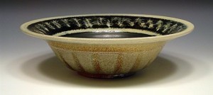 pottery black rim bowl side